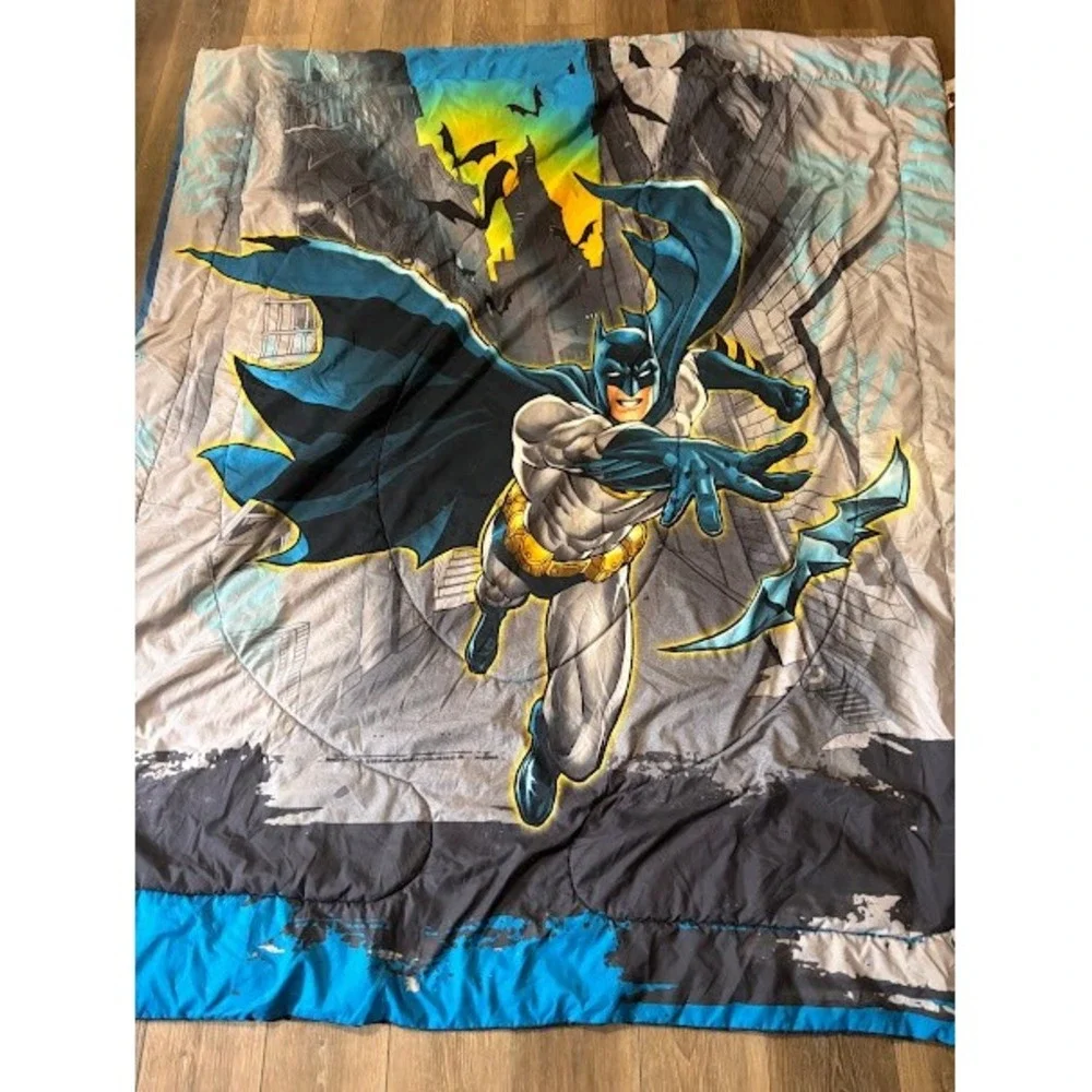 Batman Reversible Full Size Bedding Set Comforter Sheets Pillowcases  DC Comics